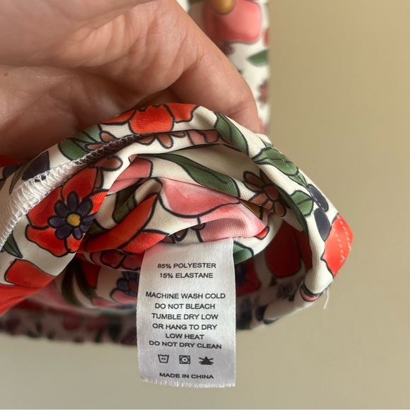 Smith & Quinn | Floral Women's Top, Size Medium - Picture 10 of 11